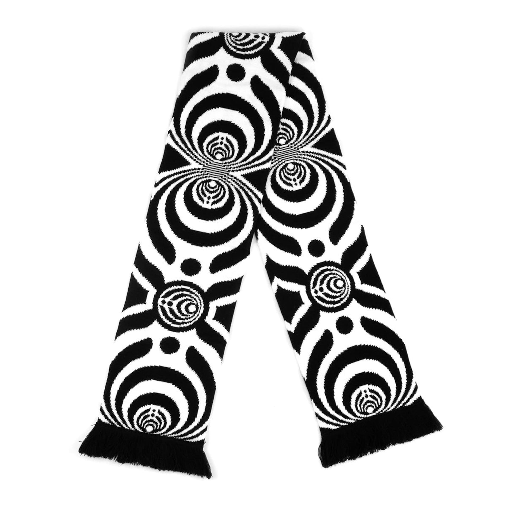 Black/White Knitted Scarf
